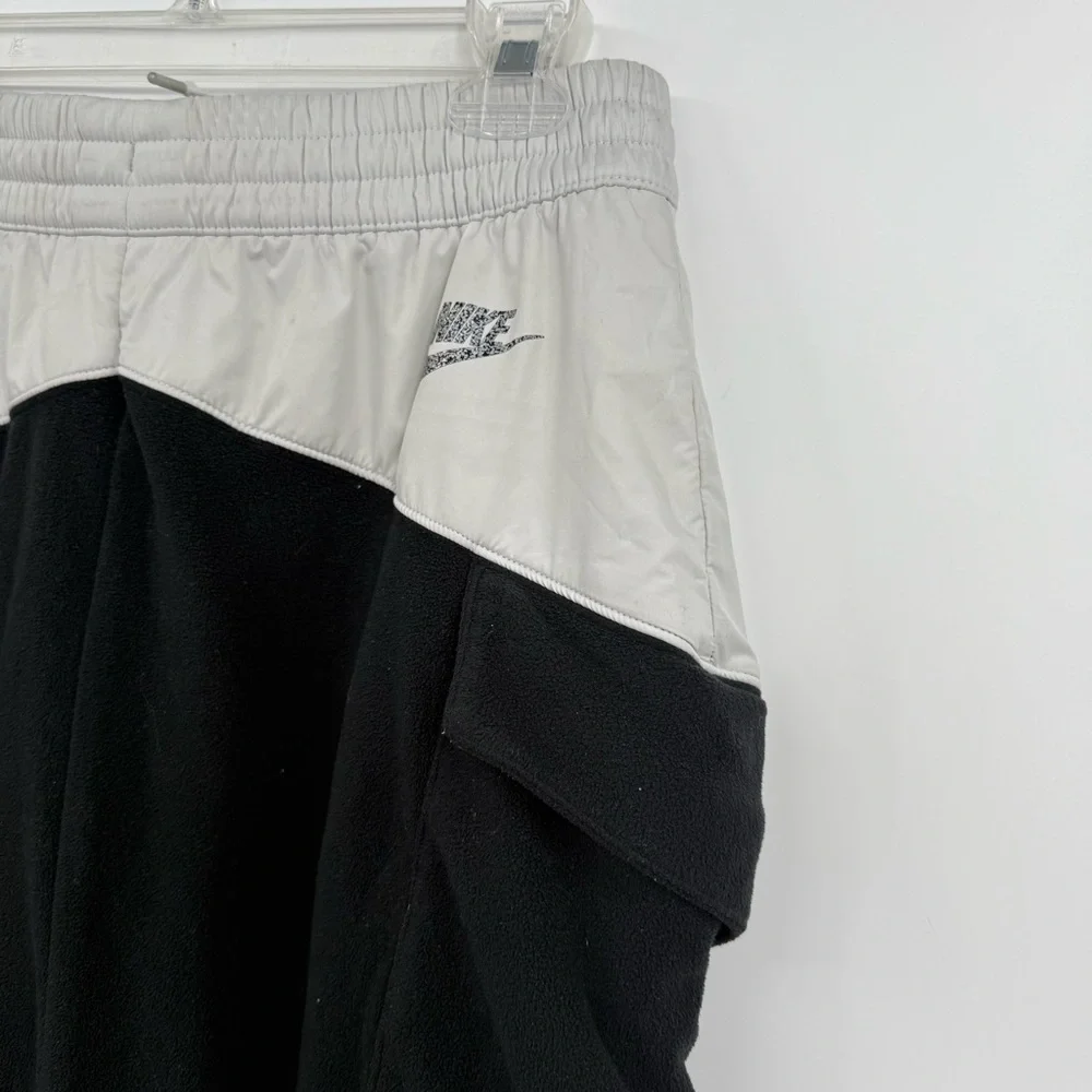 Nike sportswear thunder